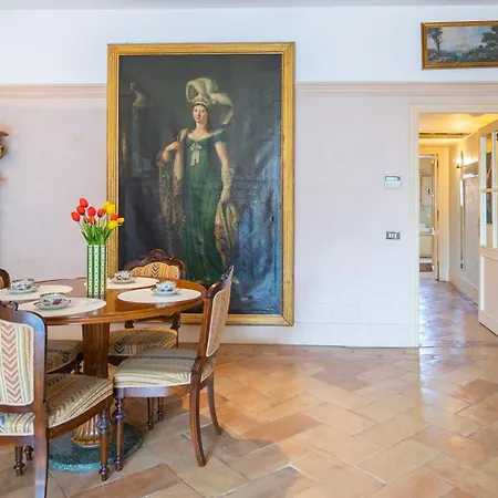 Via Del Corso Charm & View In The Heart Of