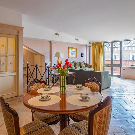 Via Del Corso Charm & View In The Heart Of *