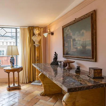 Via Del Corso Charm & View In The Heart Of