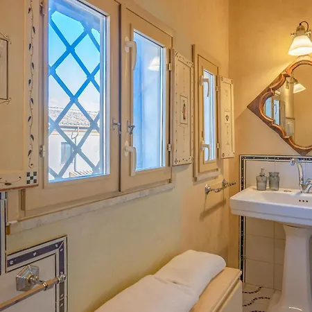 Easytopstay - Charme And View In The Heart Of Apartment *